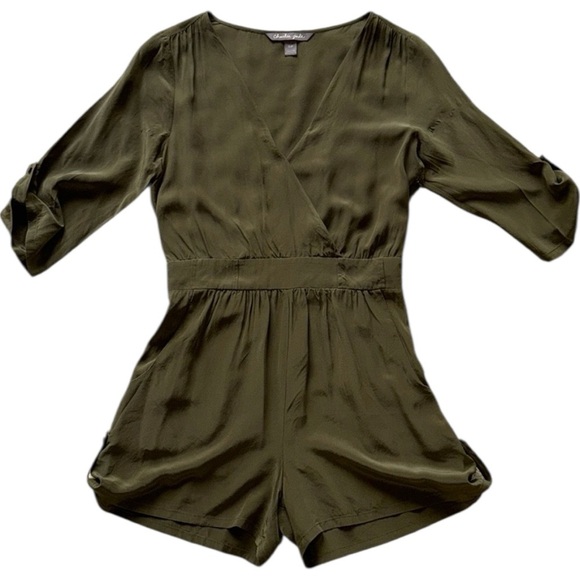 Charlie Jade Olive Green 100% Silk Romper Roll Up Sleeves & Hems Sz S - Picture 2 of 11